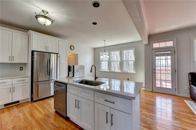 Building Photo - 3820 Ansley Park Dr NE