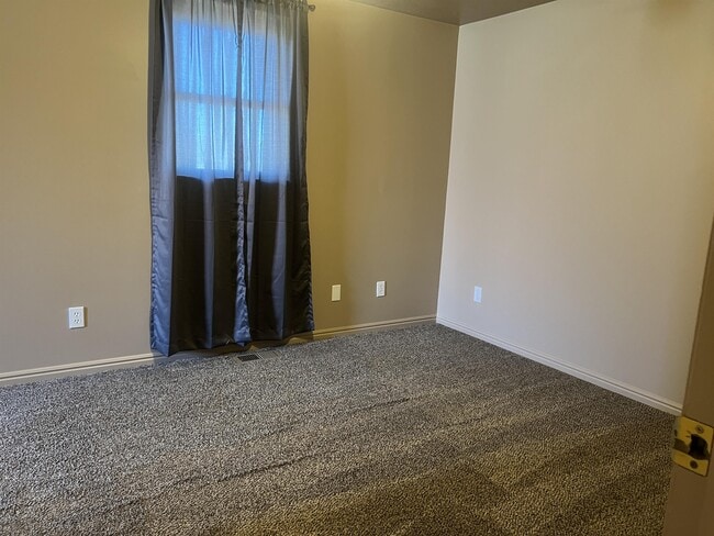 Building Photo - 798 S Coleman St