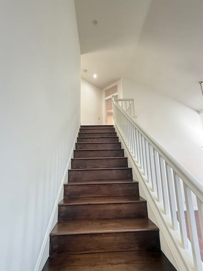 Building Photo - 3bdr Home located in the Prestigious Gated...