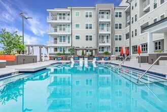 Building Photo - Alton Westshore