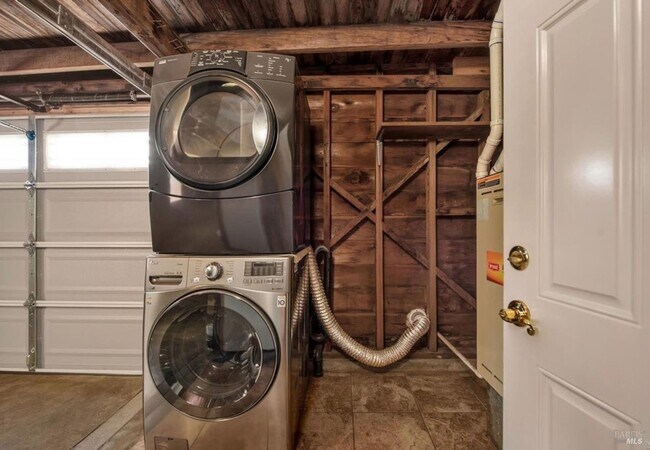 Building Photo - 520 Juilliard Park Dr