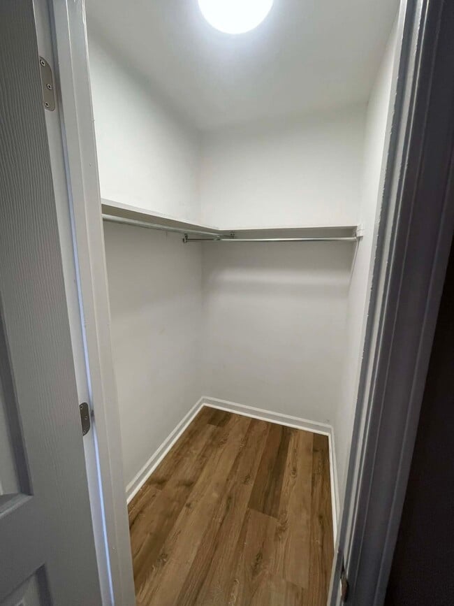 Building Photo - 570 Cherub Ct