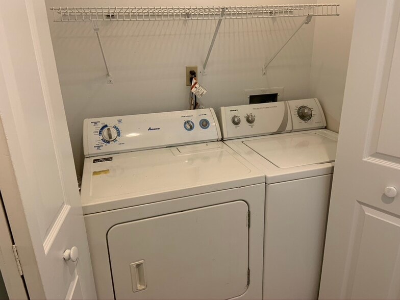 In Unit Washer & Dryer - 306 Jacksonia St