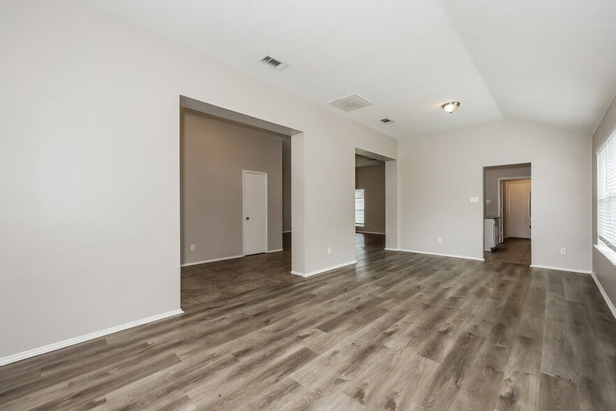 Building Photo - 1738 Oneal St