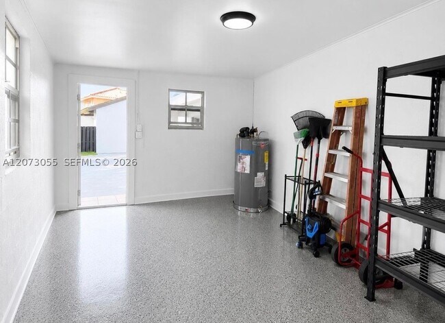 Building Photo - 10290 SW 146th Ave