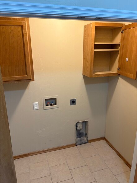 Washer & Dryer area - 9710 SW 17th St