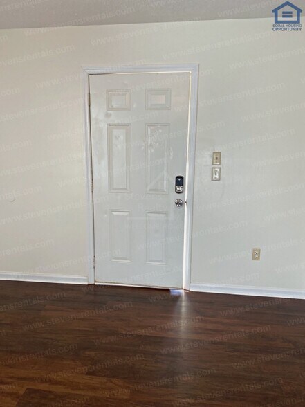 Building Photo - 232 Dogwood Pointe Dr