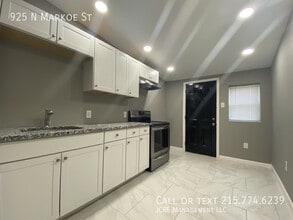 Building Photo - 925 N Markoe St