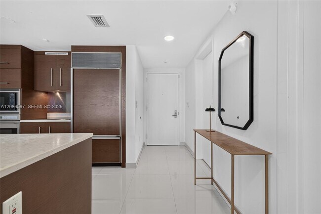 Building Photo - 475 Brickell Ave