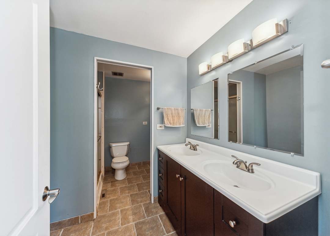 Master Bedroom Bathroom - 527 Winston Ln