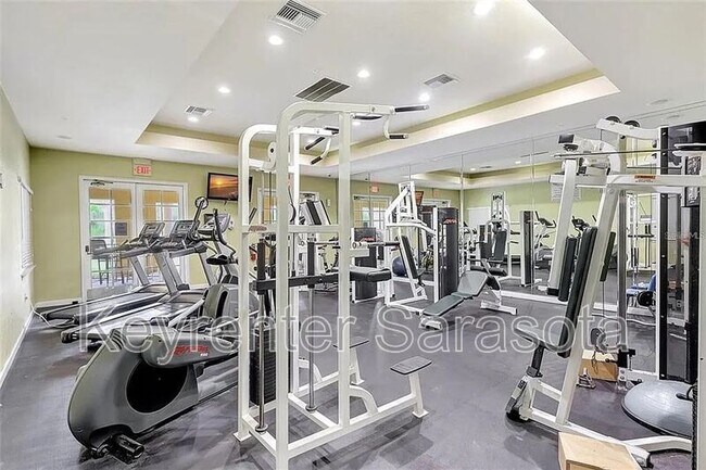Building Photo - 5700 Bentgrass Dr