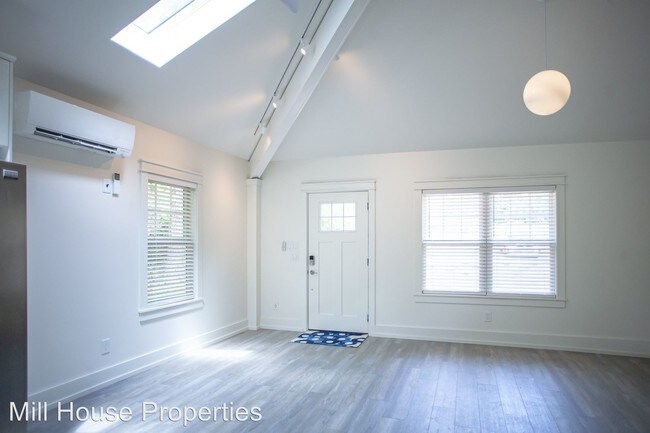 Building Photo - 113 Barclay Rd