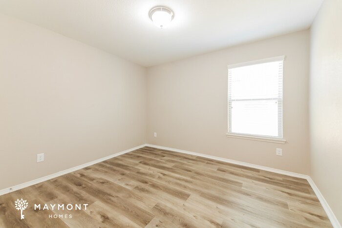 Building Photo - 251 Oxford Dr
