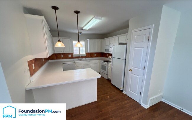 Building Photo - 1066 W Montebello Cir