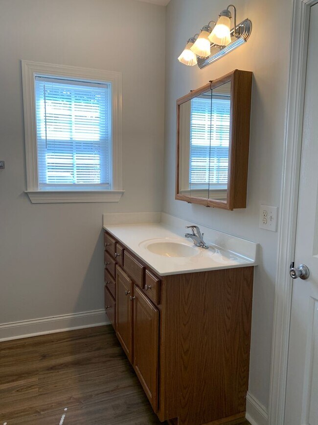Building Photo - 3 Bedroom 2 Bath Townhome in Pleasant Grov...
