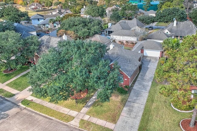 Building Photo - 21610 Emerald Ridge Cir