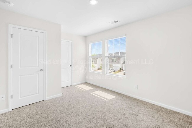 Building Photo - 2220 Belterra Dr