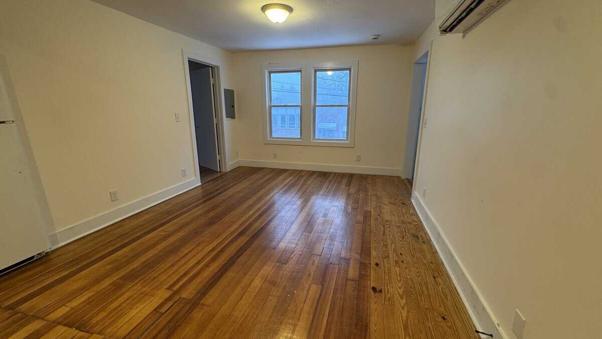 Building Photo - 16 Clifford St