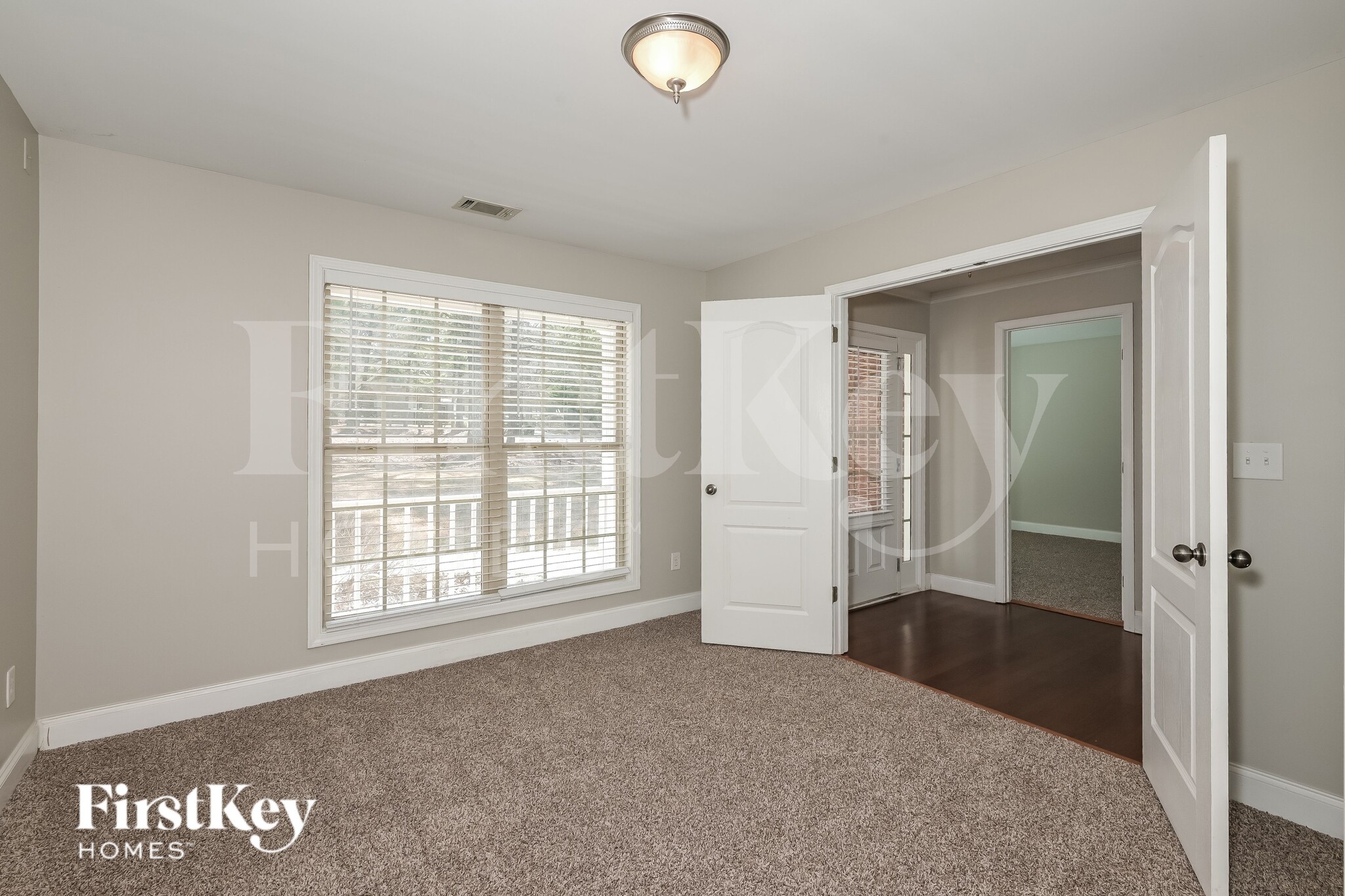 Building Photo - 660 Herring Rd