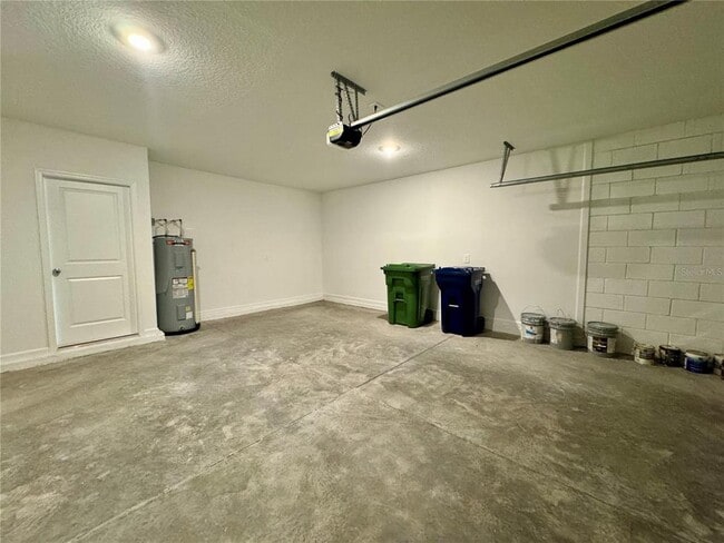 Building Photo - 1946 Sarah St