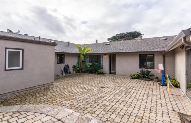 Building Photo - 363 Bancroft Way