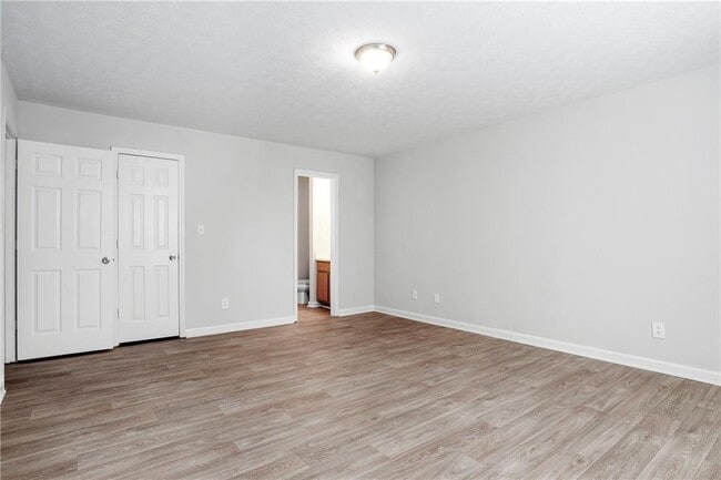 Building Photo - 9211 Fairway Ct