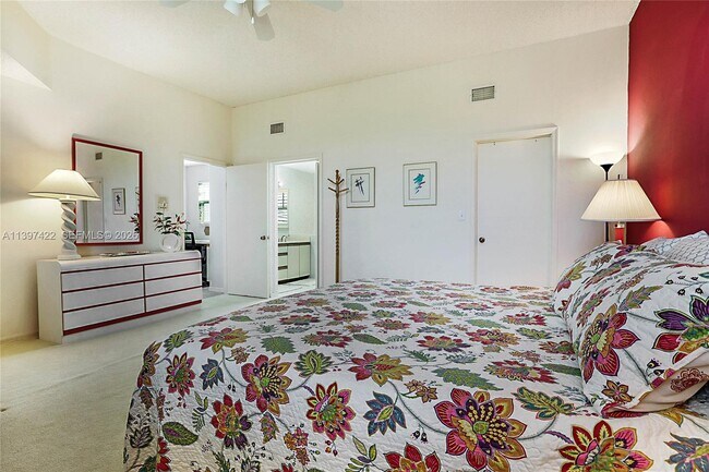 Building Photo - 905 Mainsail Cir