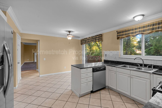 Building Photo - 11860 Shallowbrook Dr