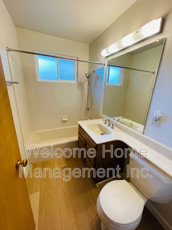 Building Photo - 3945 Euclid Ave