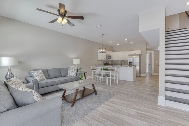 Building Photo - Legacy Townhomes