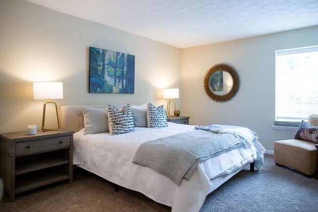 Interior Photo - Kinstone River