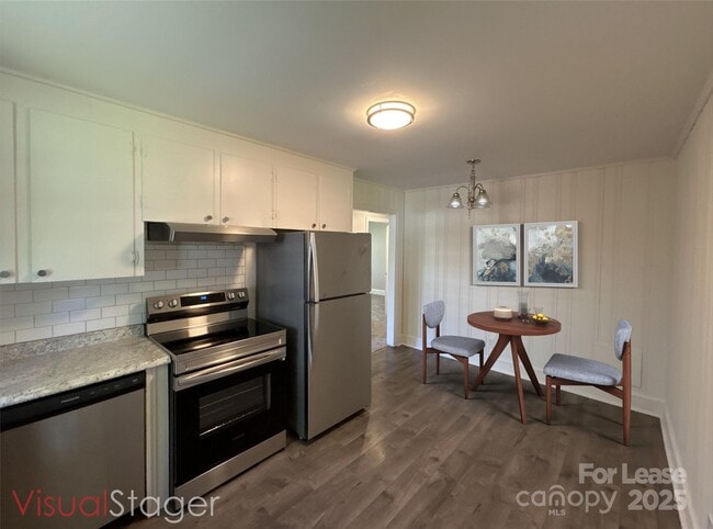 Building Photo - 4820 Charleston Dr