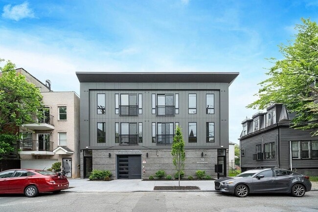 Building Photo - 10 Brinkerhoff St