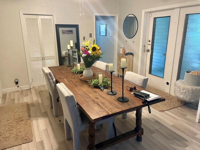 Building Photo - 2023 S Suzanne Cir