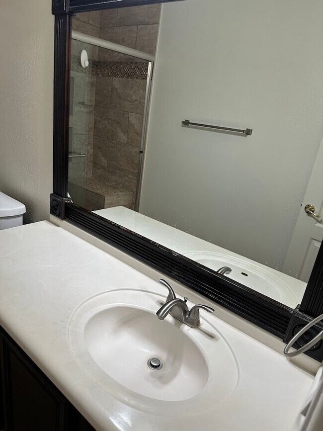 Building Photo - Gorgeous 4 bedroom Scottsdale home with POOL and 3 car garage