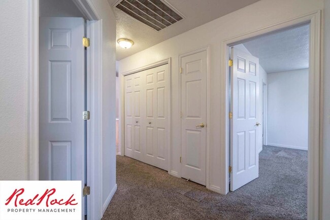 Building Photo - 3 Bed 2 Bath, 2 Car Garage with a Fully Fe...