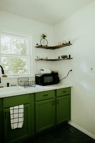 Building Photo - 2526 S Madison St