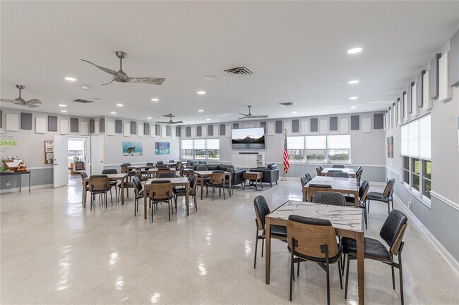 Building Photo - 1130 Cir Terrace W