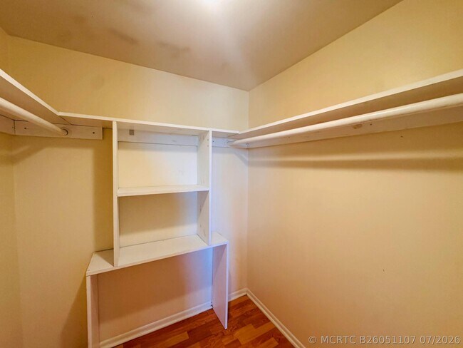 Building Photo - 8025 S Colony Cir