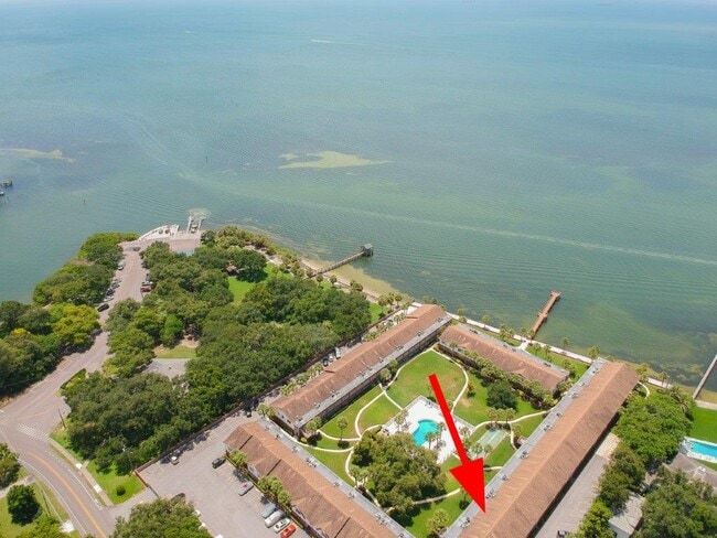 Building Photo - 650 Pinellas Point Dr S