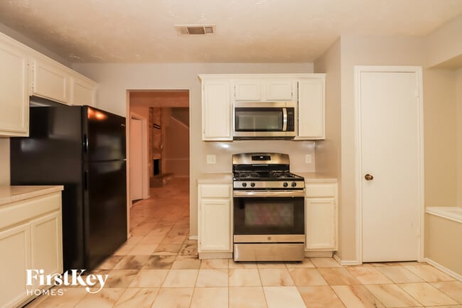 Building Photo - 12314 Meadow Ridge Dr