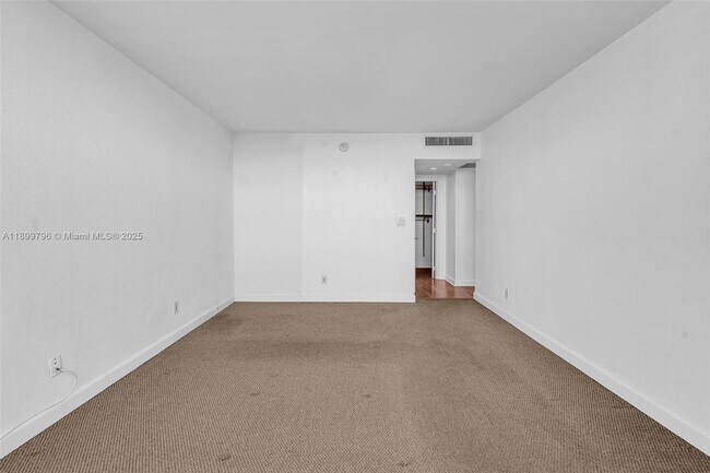 Building Photo - 5600 Collins Ave