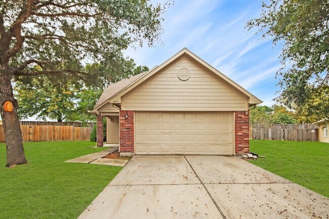 Building Photo - 807 Sycamore Ridge Ln