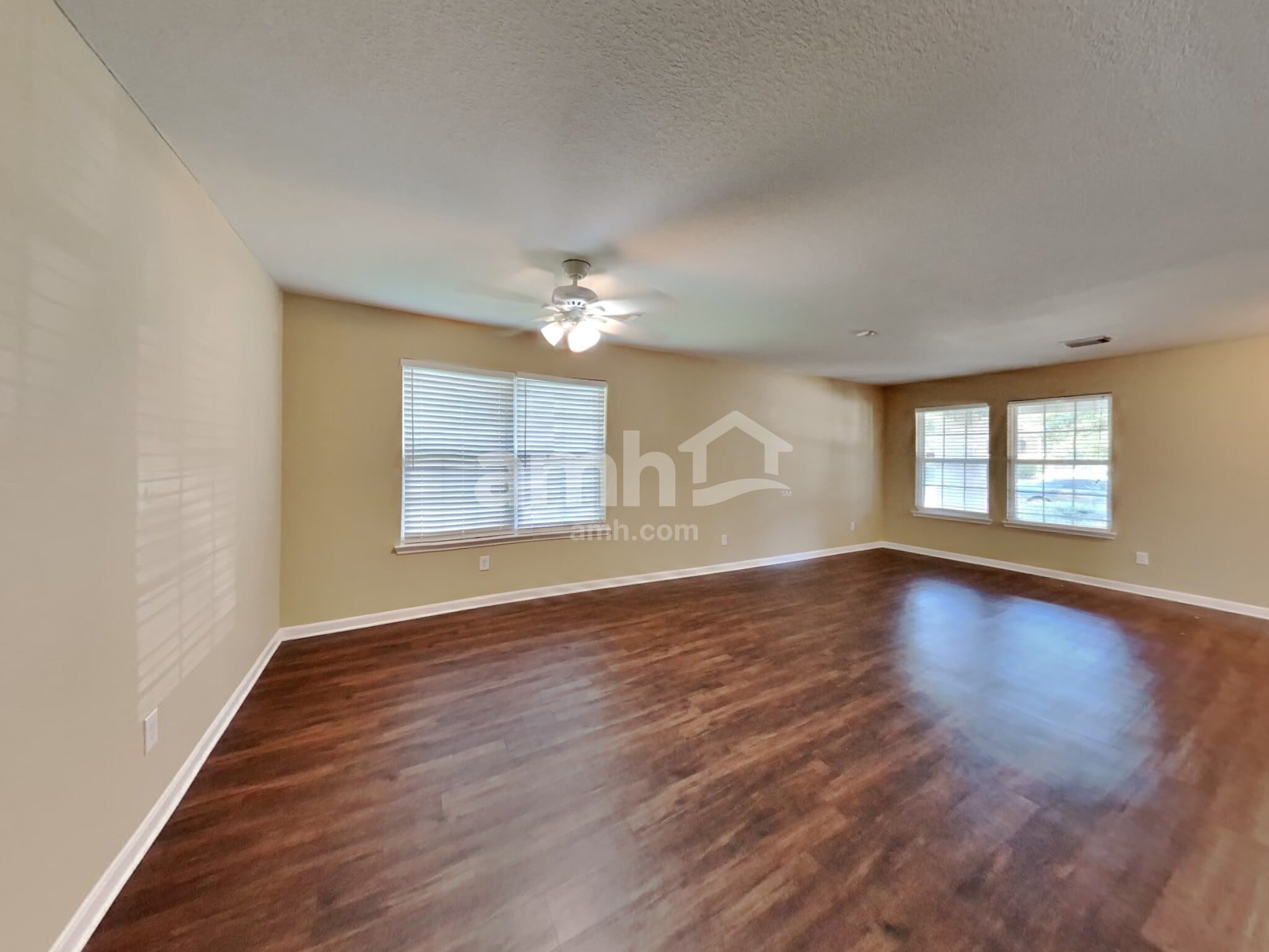 Building Photo - 6907 Oleander Grove Way