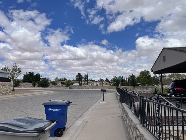 Building Photo - 10604 Fieldrock Ct
