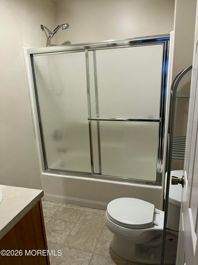 Building Photo - 112a 18th Ave