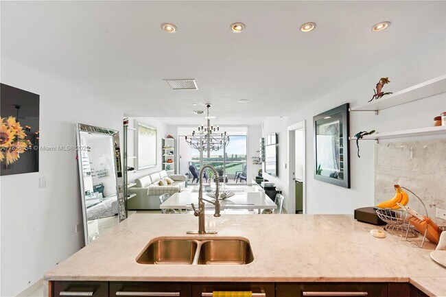 Building Photo - 900 Biscayne Blvd