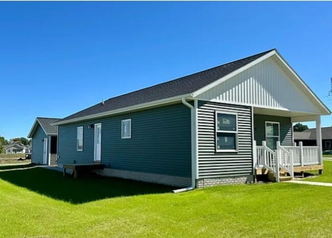 Building Photo - NEWLY BUILT CHARMING 3 BEDROOM HOME NEAR TOWN