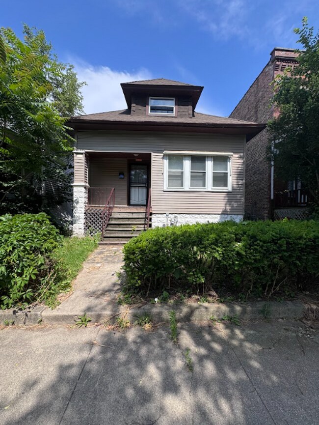 Building Photo - 12219 S Lowe Ave