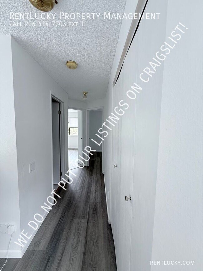 Building Photo - 3221 SW 319th Pl